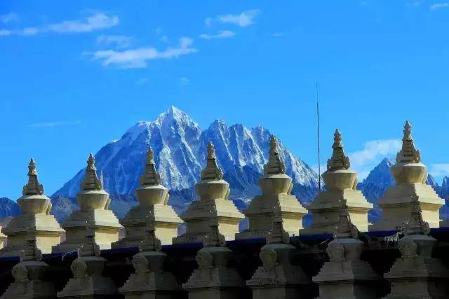 拉林鐵路：開(kāi)啟高原鐵路建設(shè)新篇章